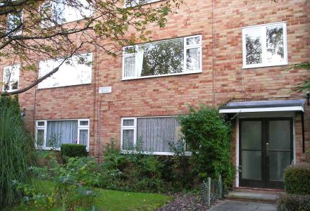 1-bed flat in Bartlett House, Portswood, Southampton - exterior